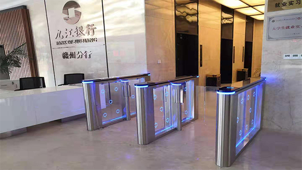 速通門和擺閘的區(qū)別是什么？